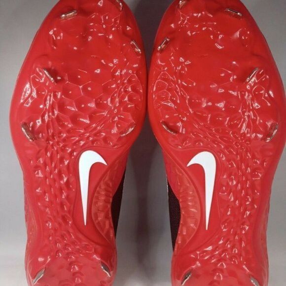 Athletic_Shoes